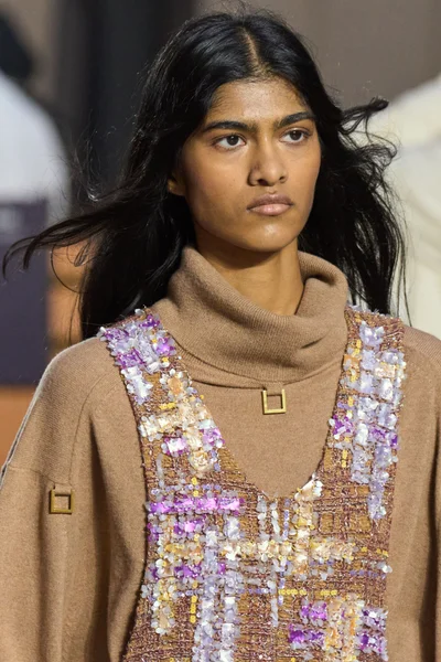 Look 37